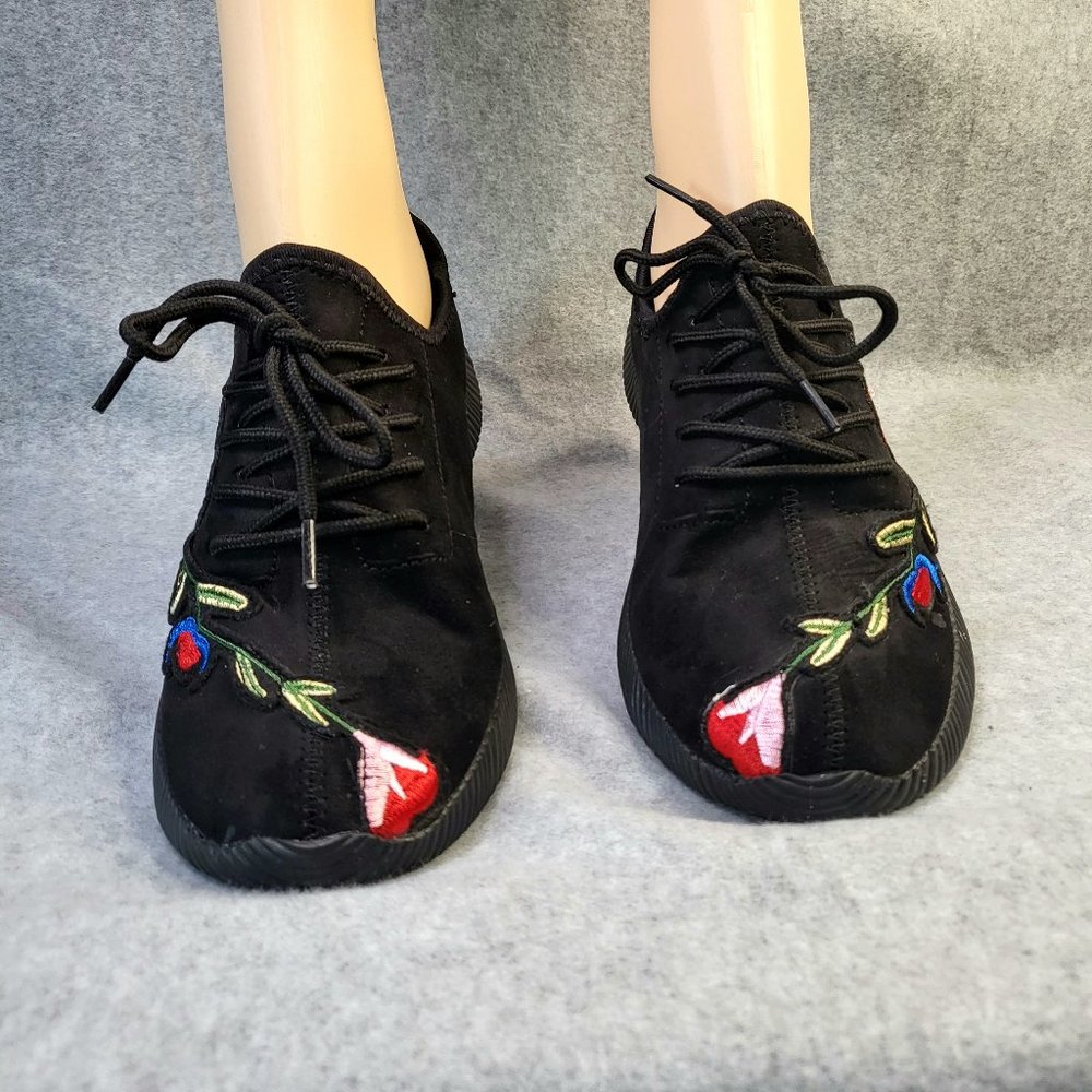 Cape Robbin Embroidered Detailed Sneakers Sizes Varies - Picture 2 of 6